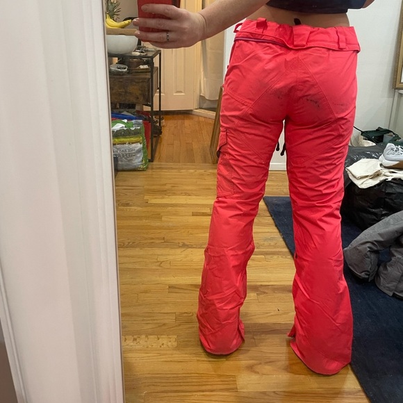 Volcom Snowboarding Pants - Picture 5 of 10